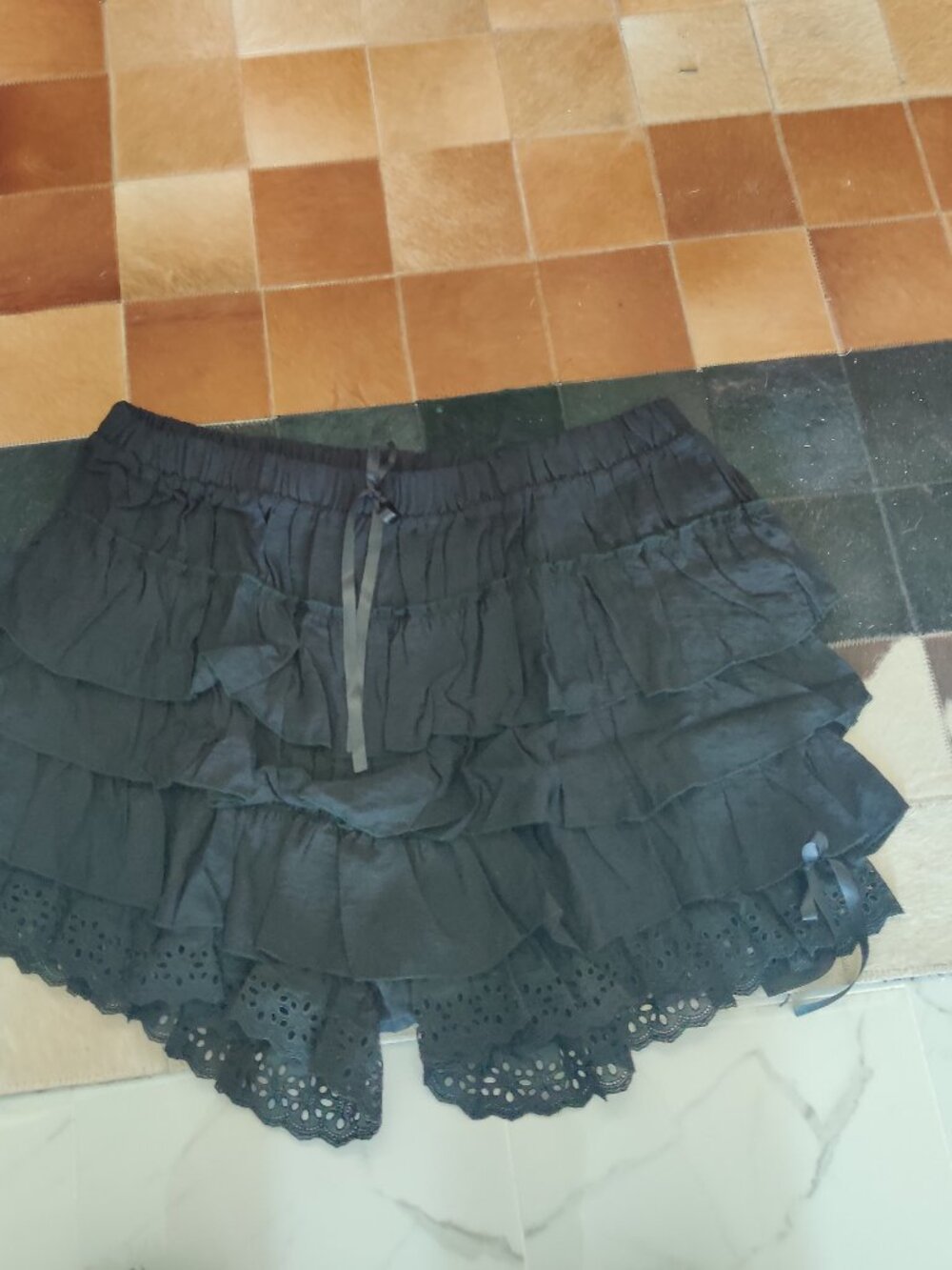 Foxblood ruffle shorts size 4xl New